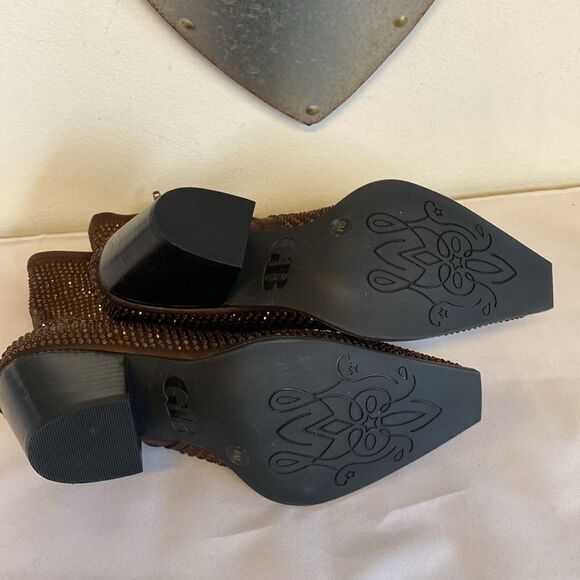 GB
Star-Crossed Rhinestone Stretch Western Booties - Picture 6 of 11